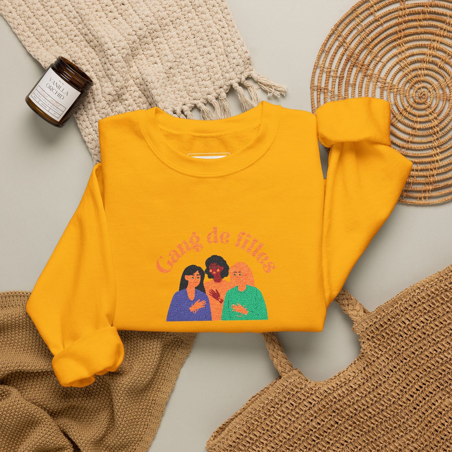 Gang de Filles Crewneck Sweatshirt – Retro Women’s Friendship Graphic Sweatshirt